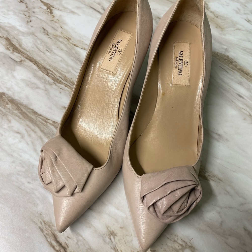 AUTHENTIC Valentino Garavani pink nude pointed toe heels and free neckla… - Picture 7 of 12